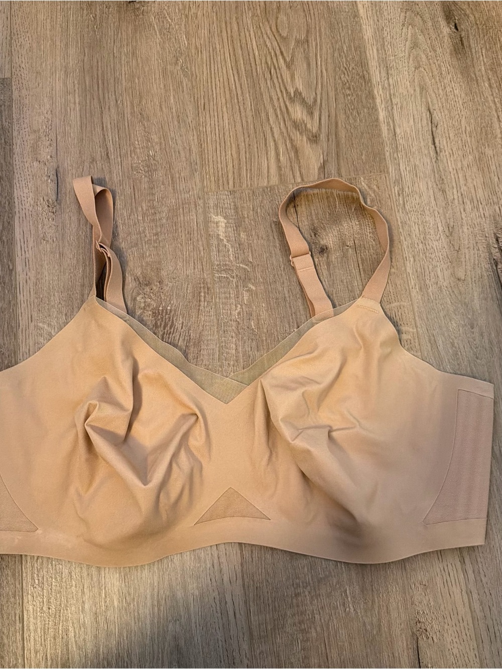 Honeylove Crossover V Neck Bra Sand Beige Color Size 42 C/D Wireless Mesh Detail - Picture 2 of 6